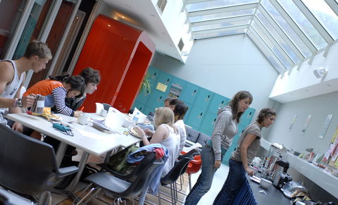 Base Backpackers St Kilda - Surfers Gold Coast 2