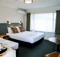 Batemans Bay Hotel - Surfers Gold Coast