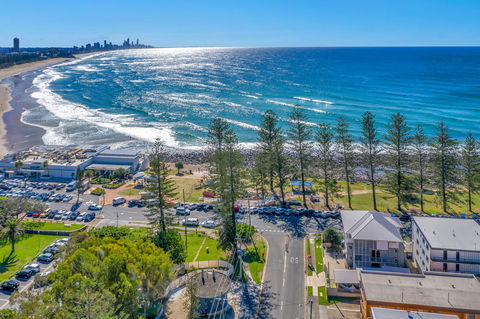 Bujerum Apartments On Burleigh - Surfers Gold Coast 0