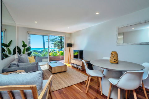 Bujerum Apartments On Burleigh - Surfers Gold Coast 2