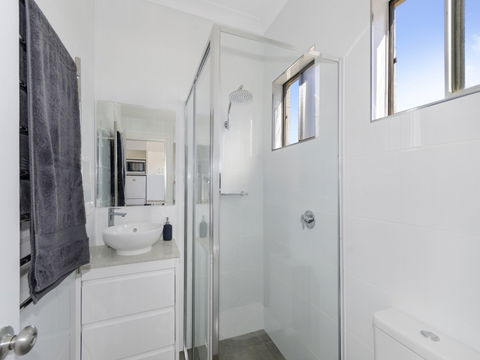 Coolah Shorts - Self Contained Apartments - Surfers Gold Coast 1