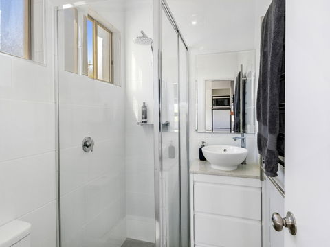 Coolah Shorts - Self Contained Apartments - Surfers Gold Coast 2