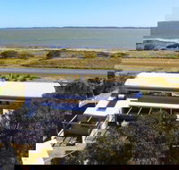 Coorong Aurora - Breathtaking Waterfront Escape - Surfers Gold Coast