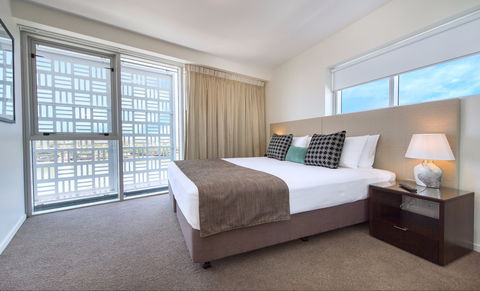 Empire Apartment Hotel - Surfers Gold Coast 1