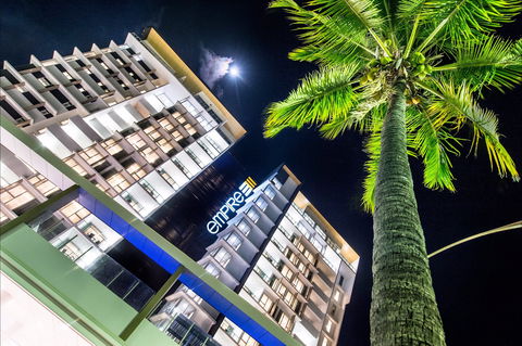 Empire Apartment Hotel - Surfers Gold Coast 2