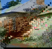 Hamilton's Cottage Collection and Country Gardens - Emmas Cottage - Surfers Gold Coast
