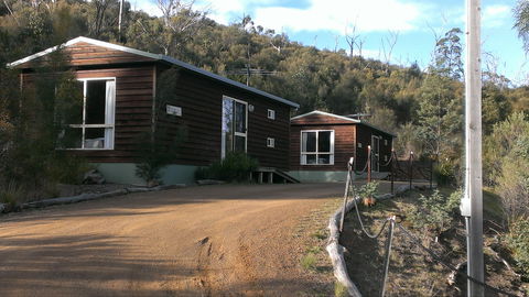 Hobart Bush Cabins - Surfers Gold Coast 0