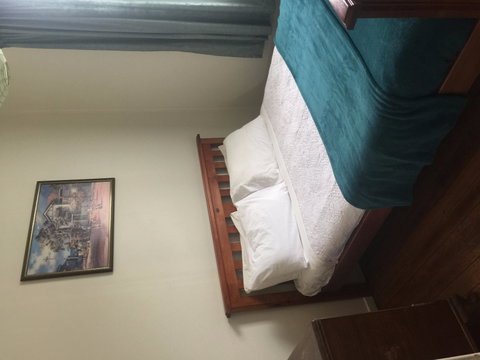 Lake Leake Inn - Surfers Gold Coast 1