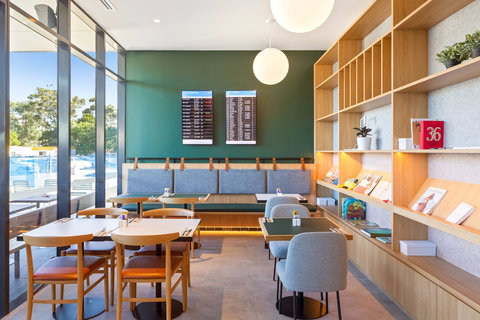 Mantra Hotel At Sydney Airport - Surfers Gold Coast 1