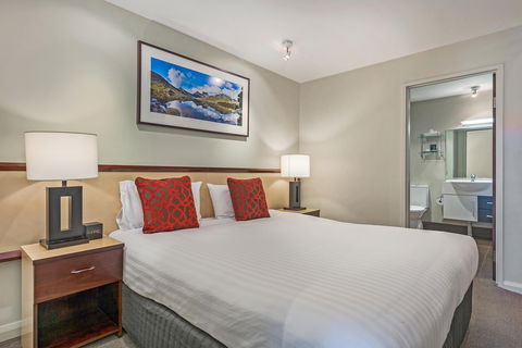 Mantra One Sandy Bay Road - Surfers Gold Coast 1