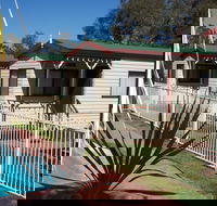 Parkes Country Cabins - Surfers Gold Coast