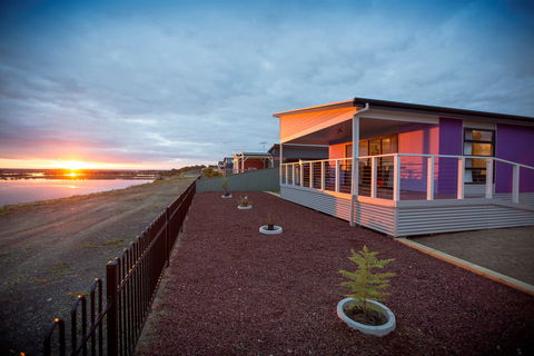 Rivers Edge Caravan Park - Surfers Gold Coast 0