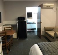 Roydons Motor Inn - Surfers Gold Coast