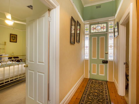 SINKINSON HOUSE - Mount Torrens - Surfers Gold Coast 1