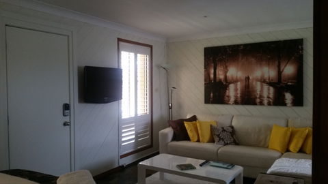 Suze Pumpkin House - Surfers Gold Coast 2