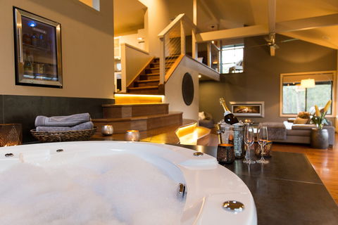 The Edge Villa - Hunter Valley Luxury Escape - Surfers Gold Coast 0