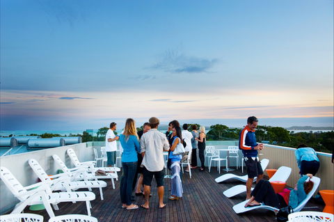 The Island Accommodation - Phillip Island YHA - Surfers Gold Coast 1