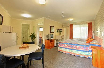 Byron Motor Lodge Motel - Surfers Gold Coast 2