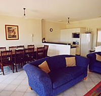 A Beachfront Villa Rockingham - Surfers Gold Coast