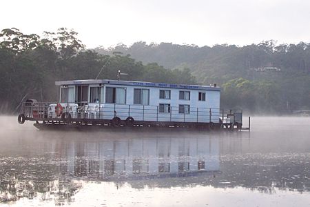 Clyde River Houseboats - Surfers Gold Coast 1