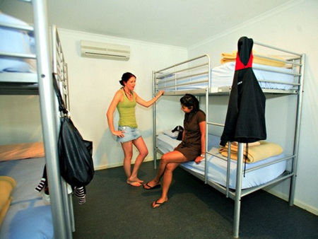 Blue Reef Backpackers - Surfers Gold Coast 2