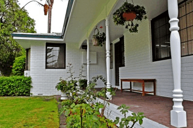 Dolphin Lodge - thumb 1