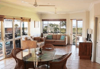 Moonlight Bay Suites - Surfers Gold Coast