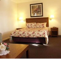 Armidale Pines Motel - Surfers Gold Coast