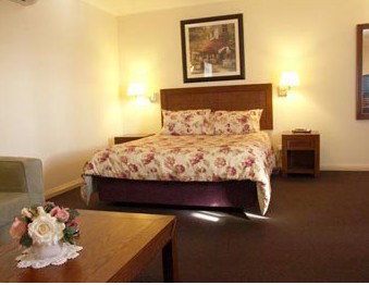 Armidale Pines Motel - Surfers Gold Coast 0