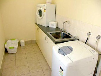 Armidale Pines Motel - Surfers Gold Coast 2