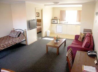 Armidale Pines Motel - Surfers Gold Coast 4