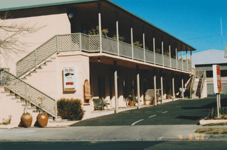 New England Motor Inn - Surfers Gold Coast