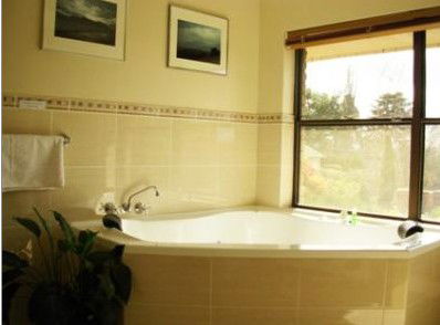Bathurst Heights Bed And Breakfast - Surfers Gold Coast 3