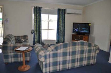 Back Obourke Accommodation - Surfers Gold Coast 1