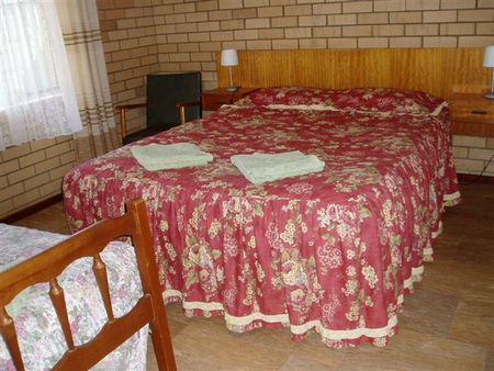 Clovelly Holiday Units - Surfers Gold Coast 5