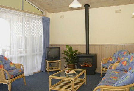 Berrara Beach Holiday Chalets - Surfers Gold Coast 1