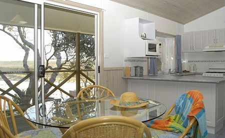 Berrara Beach Holiday Chalets - Surfers Gold Coast 4
