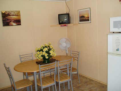 Jurien Beachfront Holiday Units - Surfers Gold Coast 2
