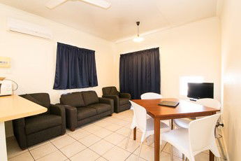 Oceanside Village Denham Monkey Mia - Surfers Gold Coast 2