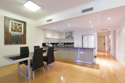 Antonas Verandah Apartments - Surfers Gold Coast 3