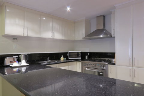 Antonas Verandah Apartments - Surfers Gold Coast 4