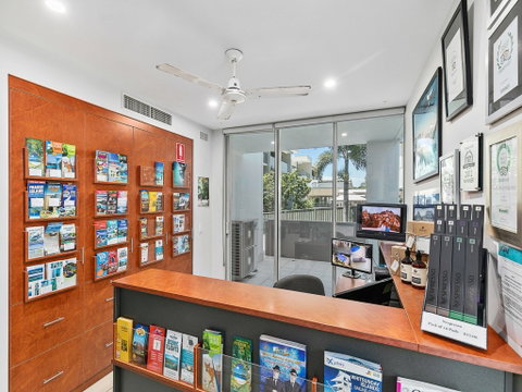 Akama Resort - Surfers Gold Coast 1
