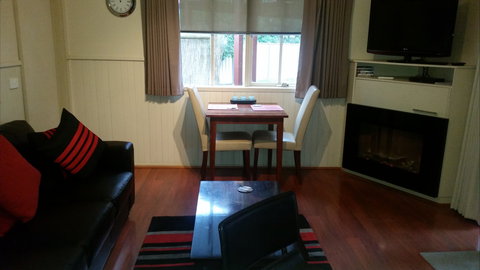 Alpine Country Cottages: Studio 3 - Surfers Gold Coast 2