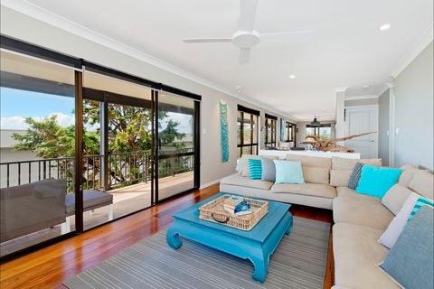 Apricari - Surfers Gold Coast 0
