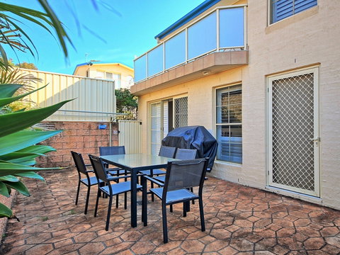 Aqua Shores - Surfers Gold Coast 1