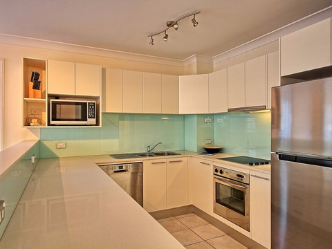 Aqua Shores - Surfers Gold Coast 2