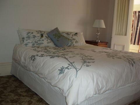 Ardlethan Bed And Breakfast - Surfers Gold Coast 1