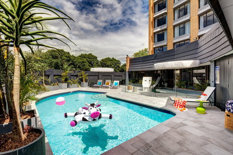 Atura Albury - Surfers Gold Coast 1