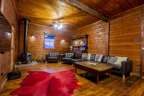 Blaxland's Cottage - Surfers Gold Coast 1