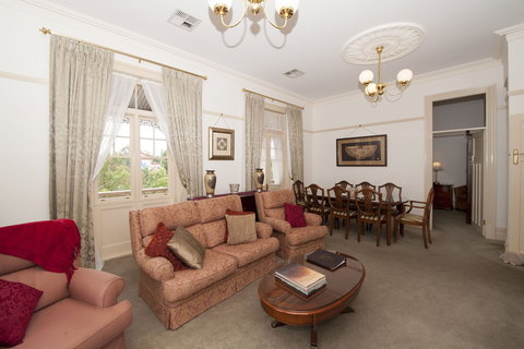 Cobb & Co Court Boutique Hotel - Surfers Gold Coast 1